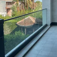 اجرای انواع نرده شیشه ای