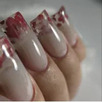 کنار من هنر و حرفه کاشت ناخن یاد بگیر شاغل شو