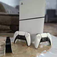 کنسول ps5 دیجیتال دو دسته همراه با پایه شارژ