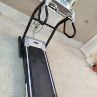تردمیل در حد نو و کمکار نیاز به سرویس