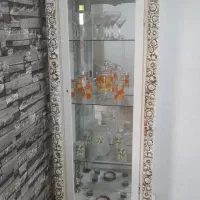 ساعت ایستاده و بوفه