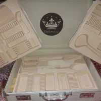 چمدون دوقفله رمزدار برای سرویس قاشق چنگال ۲۴ نفره