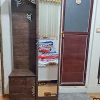 جا کفشی و آینه قدی و چوب لباس