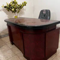 میز اداری با روکش چرم و چوب گردو