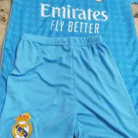 یک عدد کفش ودوعددلباس ورزشی پسرانه نوبفروش میرسد|کفش و لباس بچه|بندر امام خمینی, |دیوار