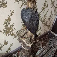 مجستمه عقاب سالم و تمیز قیمت ۵۰۰ تومن