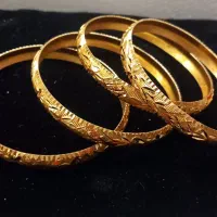 بدلیجات النگو.  گل سینه.  انگشتر