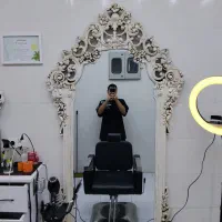 آینه برای آرایشگاه