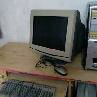 کامپیوتر با تمام وصایل نو همراه با میزسالم