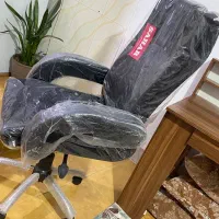 صندلی و میز تحریر