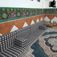 پشتی خلیجی مبل قنفه ۱۰ متر هستن در حد نو