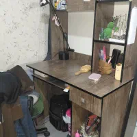 میزتحریر با کتابخانه ام دی اف