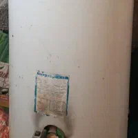 ی عدد ابگرم مخزنی.یک سال کار کرده.فقط ی درجه میخاد|آبگرمکن، پکیج، شوفاژ|فولادشهر, زاینده رود|دیوار