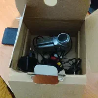 یک عدد دوربین عکاسی و فیلمبرداری