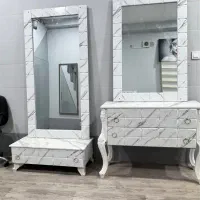 آینه کنسول تمیز و نو