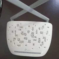 یک عدد مودم بسیار تمیز ودر حد تی پی لینک