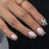 کاشت ناخن با تخفیف فوق العاده