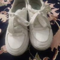 کتونی هر دو سالم و سایز ۳۹|کیف، کفش، کمربند|قرچک, میرزائی شمالی|دیوار