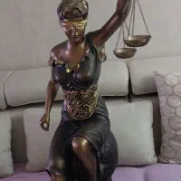 مجسمه فایبر عدالت