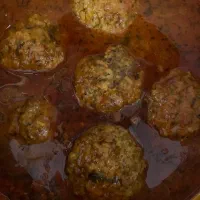 کوفته و بادمجان های سرخ شده و لوبیا سبز پاک شده