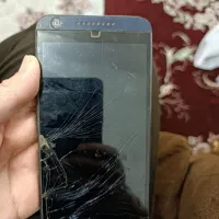 گوشی اچ تی سی صفحه شکسته و شارژروهندزفری ورق بزنید