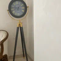 ساعت ایستاده در حد نو