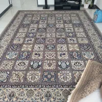 فرش 9 متری کار کرده اندازه 30 سانت هم پارگی داره