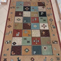 تعدادی گلیم فرش و پرده