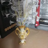 گل و گلدان