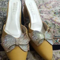 کفش پاشنه ای