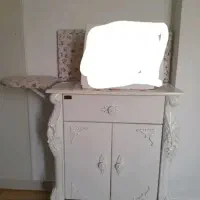 میز اتو و چرخ خیاطی دو کاره