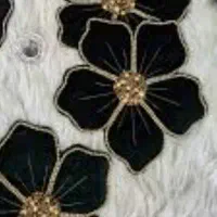 اپلیکه گل مخملی