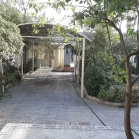 مستغلات-500-متر-در-2-طبقه-بنا-200-متر-حیاط-زیبا