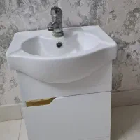 روشویی بهمراه لوازم