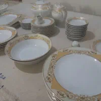 سرویس چینی سرویس چینی زرین ۱۲ نفره