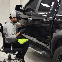 خدمات زیبایی خودرو . دیتیلینگ سیار