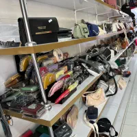 طبقه مغازه دکور کفش کیف لوازم آرایشی و تعدادی کفش|فروشگاه و مغازه|مرودشت, بیست متری بیمارستان|دیوار