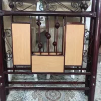 تخت فلزی محکم با کفی فلزی