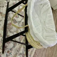 کریر چوبی نوزاد|تخت و صندلی بچه|نسیم‌شهر, |دیوار