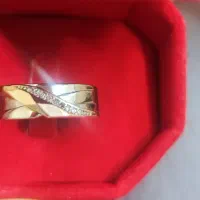 یک قطعه طلا گم شده است|اشیا|اصفهان, سروستان|دیوار