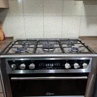 اجاق گاز ۵ شعله طرح فر  در حد نو