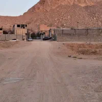 زمین-با-دیوار-پیربکران
