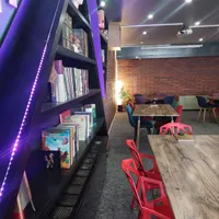 استخدام پروموتر/سالنکار در کافه بردگیم