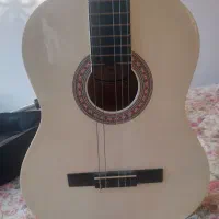 گیتار مکسین رنگ سفیدروغنی