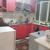 ۵۱ متری طبقه دوم با پارکینگ و انباری خ امامت غدیر