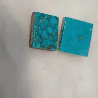 فیروزه های چهارگوش نیشابور طبیعی