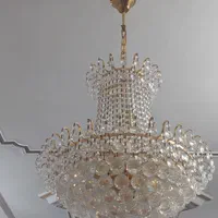 لوستر شیک کریستالی در حد نو با تخفیف ویژه|لوستر و چراغ آویز|یزد, |دیوار