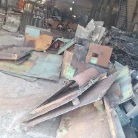 کارگر  ماهر  برشکاری  ضایعات آهن