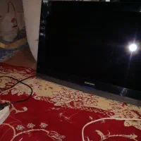 یک عدد ال سی دی ی ۳۲انج