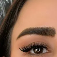 کاشت مژه|خدمات آرایشگری و زیبایی|رشت, معلم|دیوار